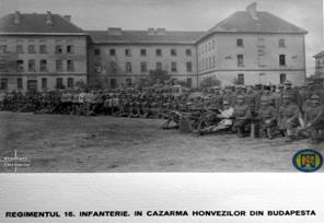 http://roncea.ro/wp-content/uploads/2013/02/4-Reg-16-Infanterie-in-Cazarma-Honvezilor-Armata-Romana-la-Budapesta-Foto-Roncea-Ro-Ziaristi-Online-Arhivele-Nationale.jpg